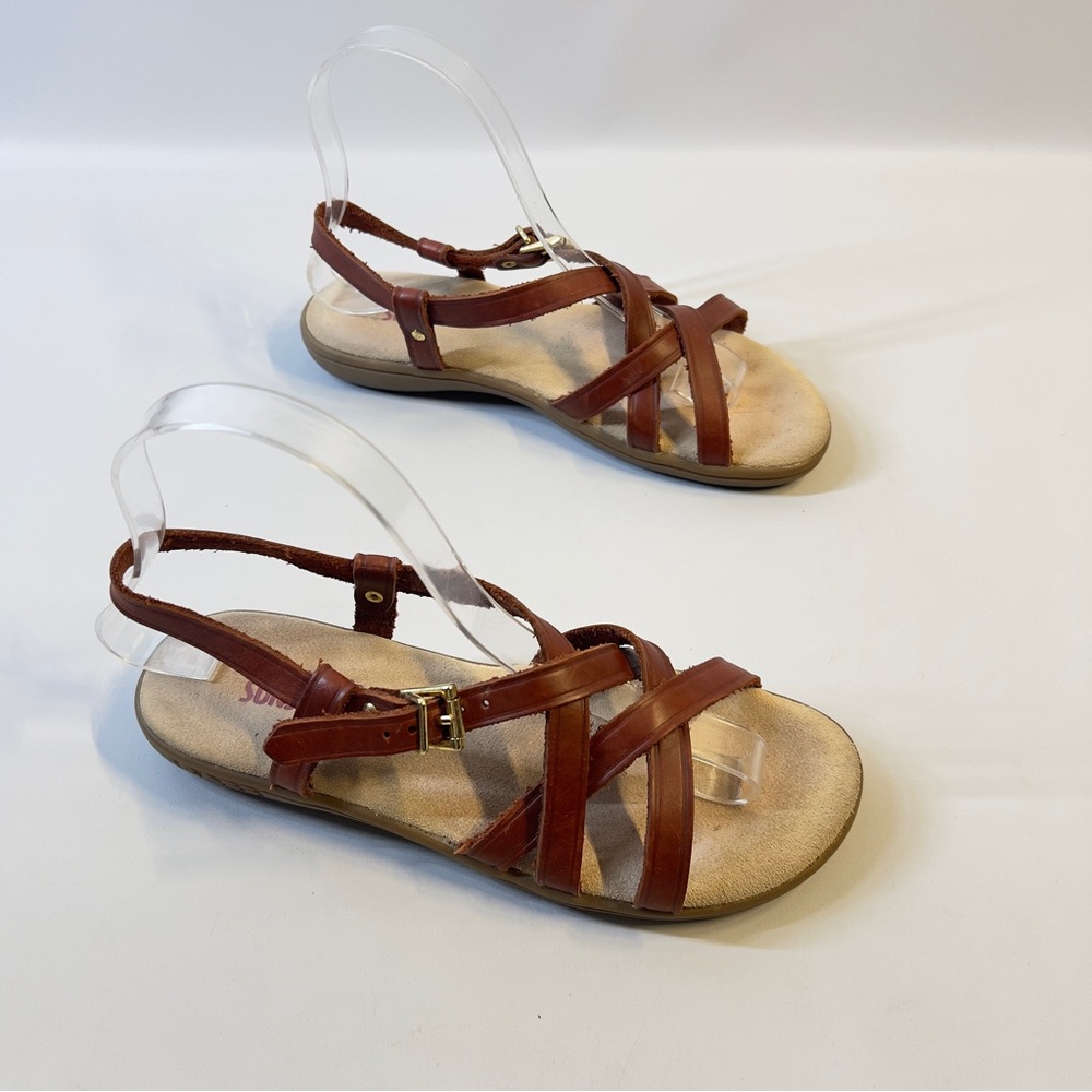GH Bass & co Sunjuns Brown Strappy buckle Sandals size 6 1/2 M